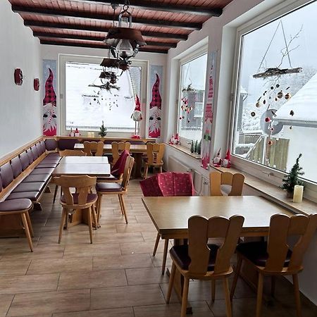 Haus Astenblick In Winterberg Fuer Bis Zu 35 Personen Fuer Wanderveranstaltungen Und Familienfeiern Exterior photo