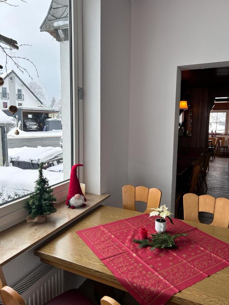 Haus Astenblick In Winterberg Fuer Bis Zu 35 Personen Fuer Wanderveranstaltungen Und Familienfeiern Exterior photo