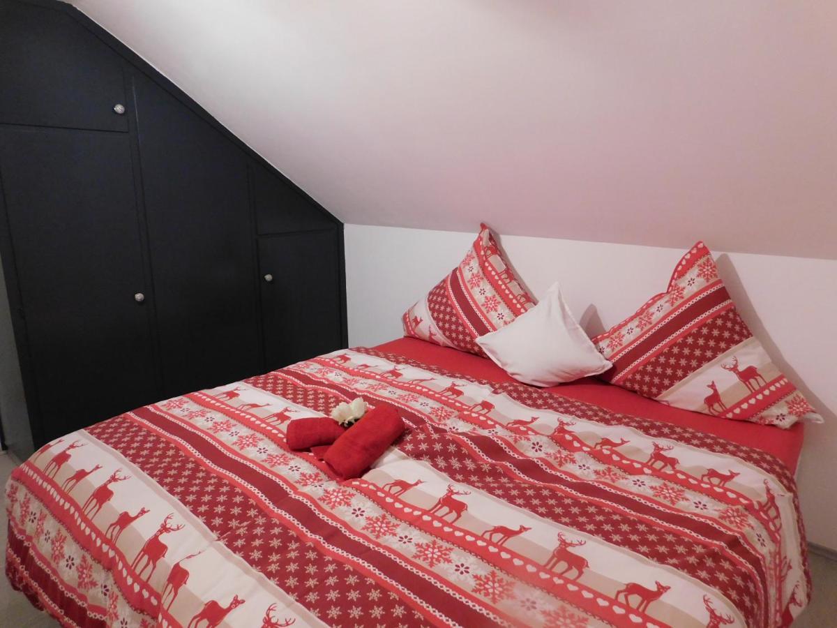 Haus Astenblick In Winterberg Fuer Bis Zu 35 Personen Fuer Wanderveranstaltungen Und Familienfeiern Exterior photo